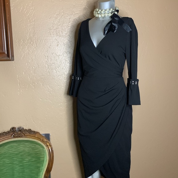 Adrianna Papell Pearl Sleeve Crepe Cocktail Dress.  Sz 4 - Picture 3 of 7